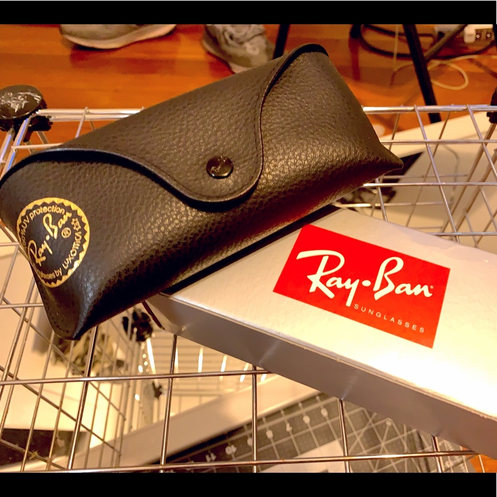 Ray-Ban Men’s Justin Classic Sunglasses  RB4165